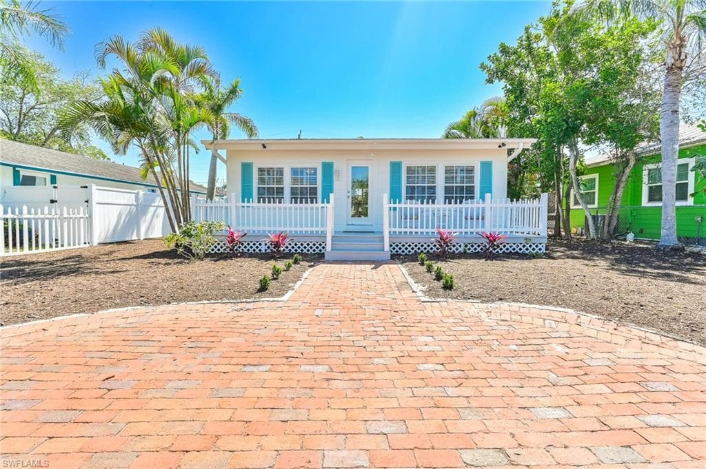 1012 Ridge ST NAPLES, FL 34103