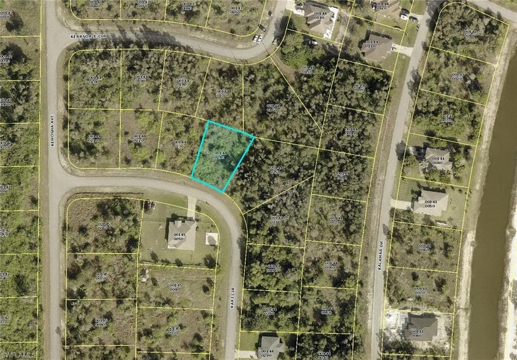 715 Kari CIR LEHIGH ACRES, FL 33974