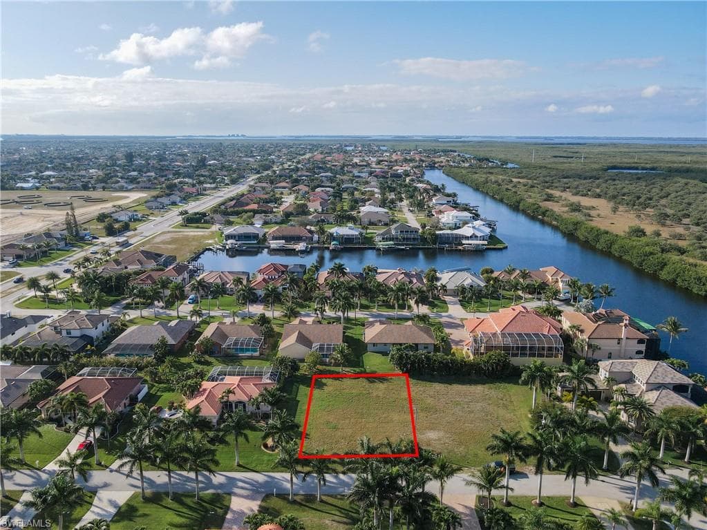 2820 SW 42nd LN CAPE CORAL, FL 33914