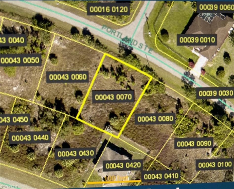 828 Portland ST E LEHIGH ACRES, FL 33974