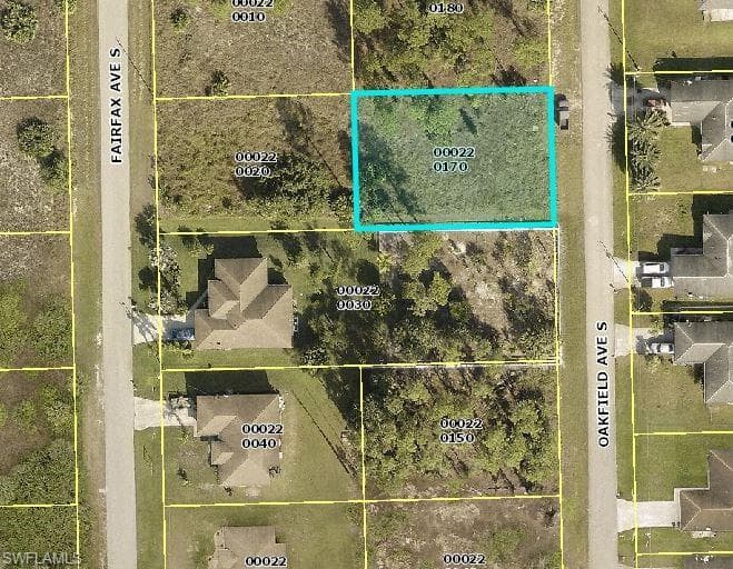 512 Oakfield AVE LEHIGH ACRES, FL 33974