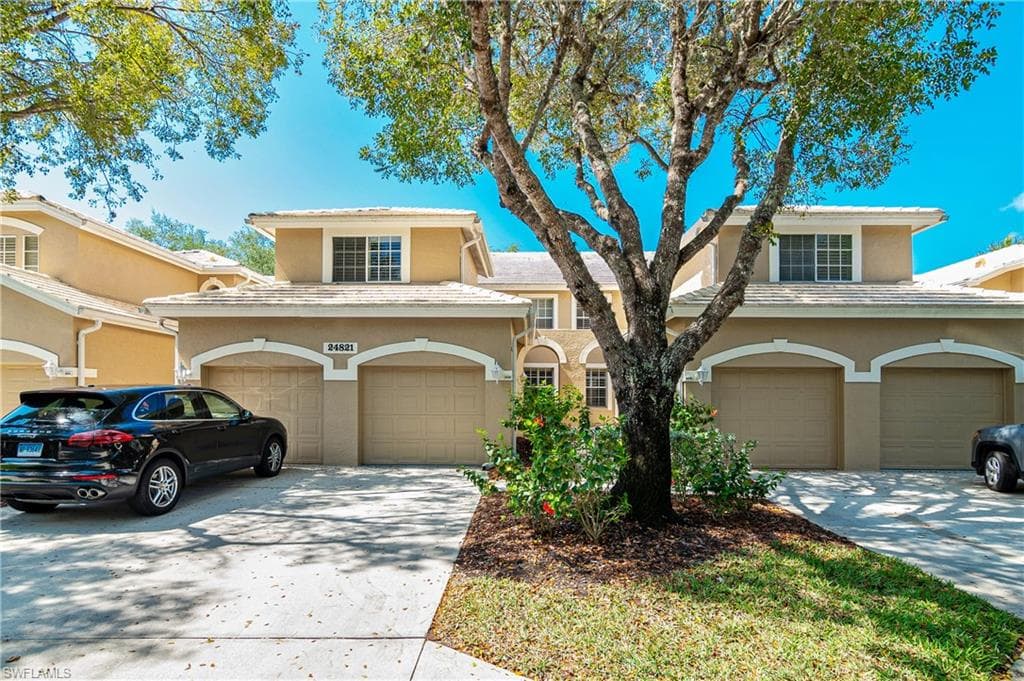 24821 Lakemont Cove LN 102 BONITA SPRINGS, FL 34134