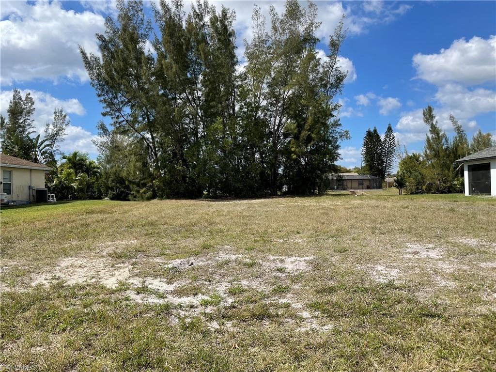3010 SW 4th PL CAPE CORAL, FL 33914
