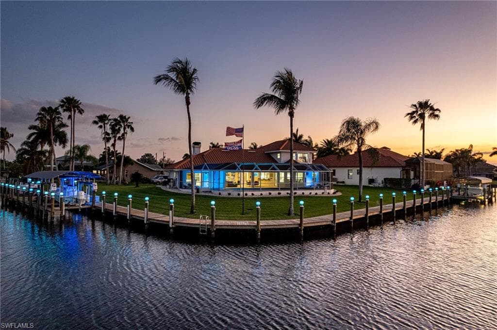 5211 Tamiami CT CAPE CORAL, FL 33904