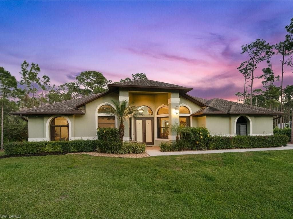 25607 Luci DR BONITA SPRINGS, FL 34135