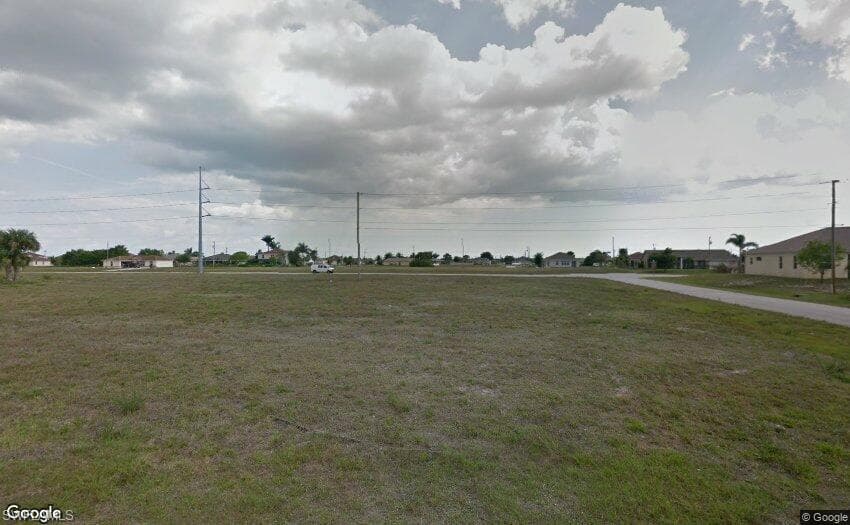1726 NW 8th TER CAPE CORAL, FL 33993