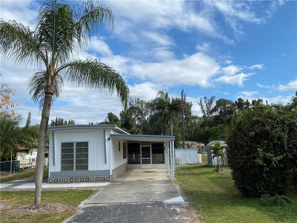 3821 Unique CIR FORT MYERS, FL 33908