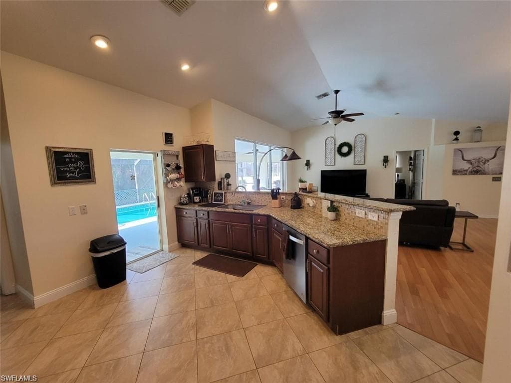 2524 SW 31st ST CAPE CORAL, FL 33914