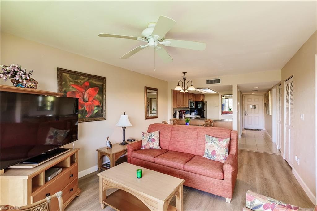 600 Neapolitan WAY 455 NAPLES, FL 34103