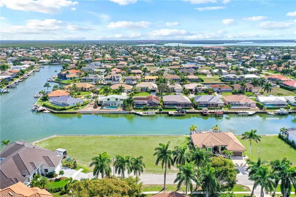 1573 Buccaneer CT MARCO ISLAND, FL 34145