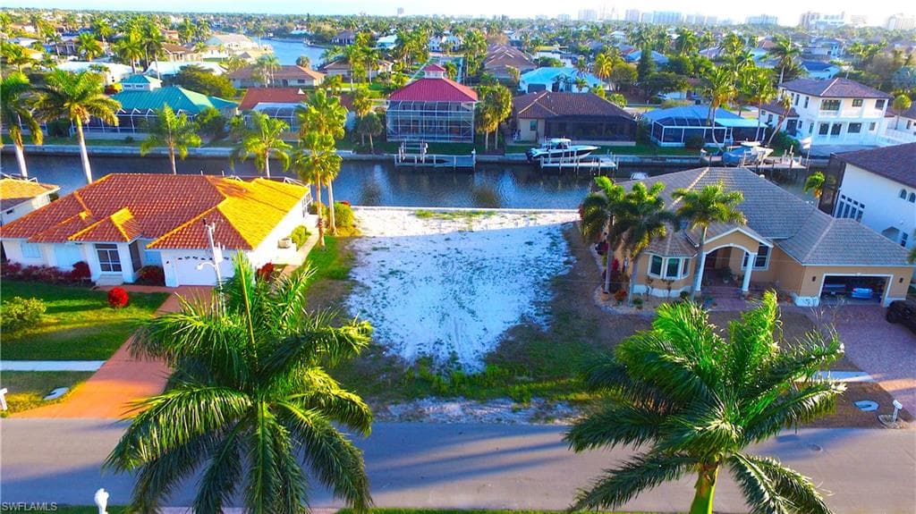1065 Cottonwood CT MARCO ISLAND, FL 34145