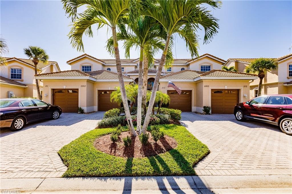 6862 Sterling Greens DR 202 NAPLES, FL 34104