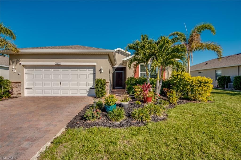 3177 Amadora CIR CAPE CORAL, FL 33909