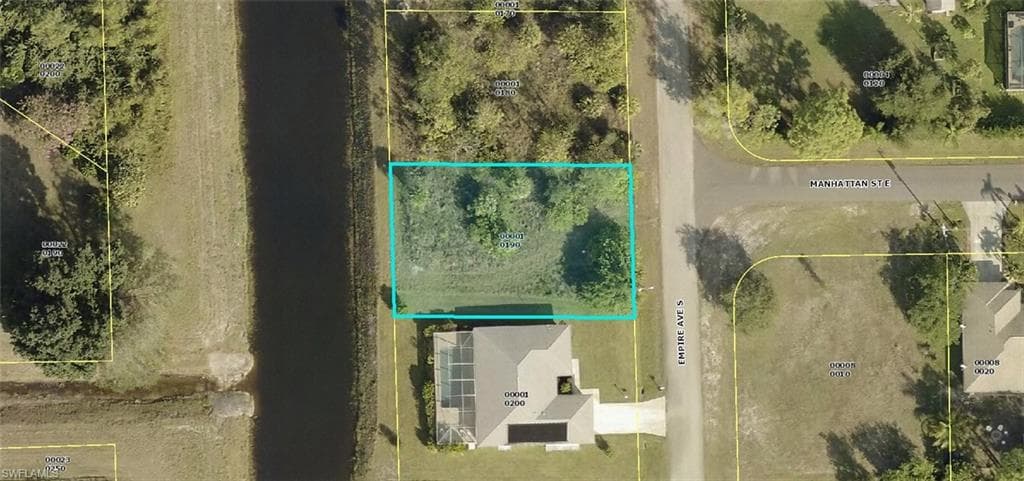 536 Empire AVE S LEHIGH ACRES, FL 33974