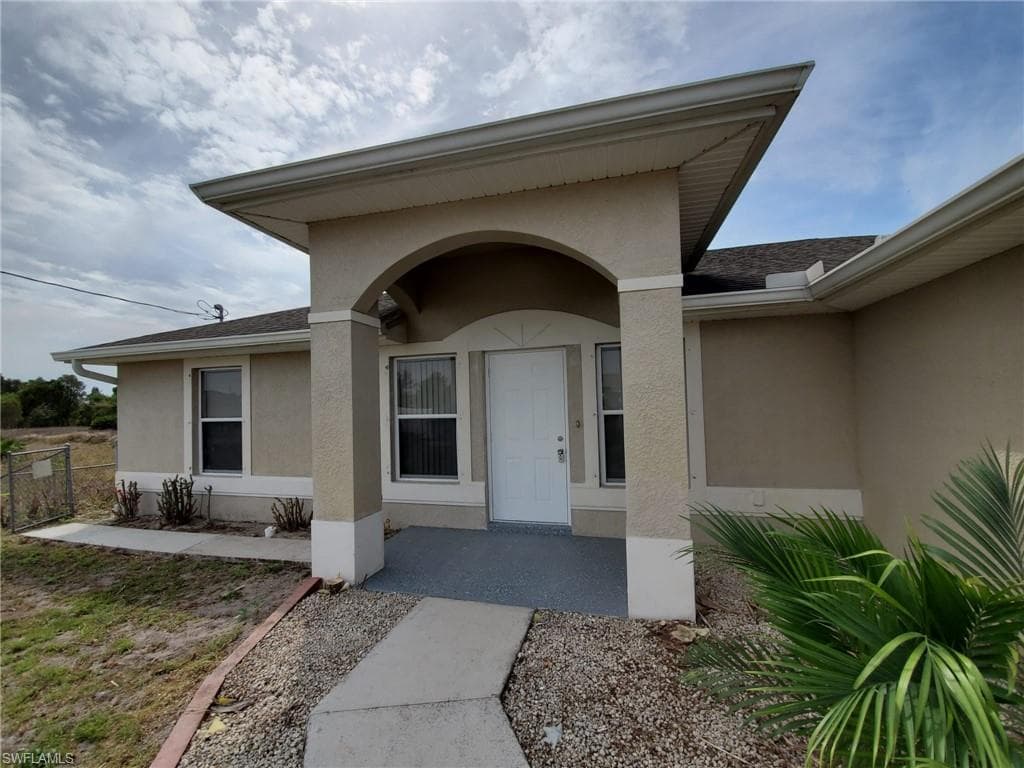 2719 27th ST SW LEHIGH ACRES, FL 33976