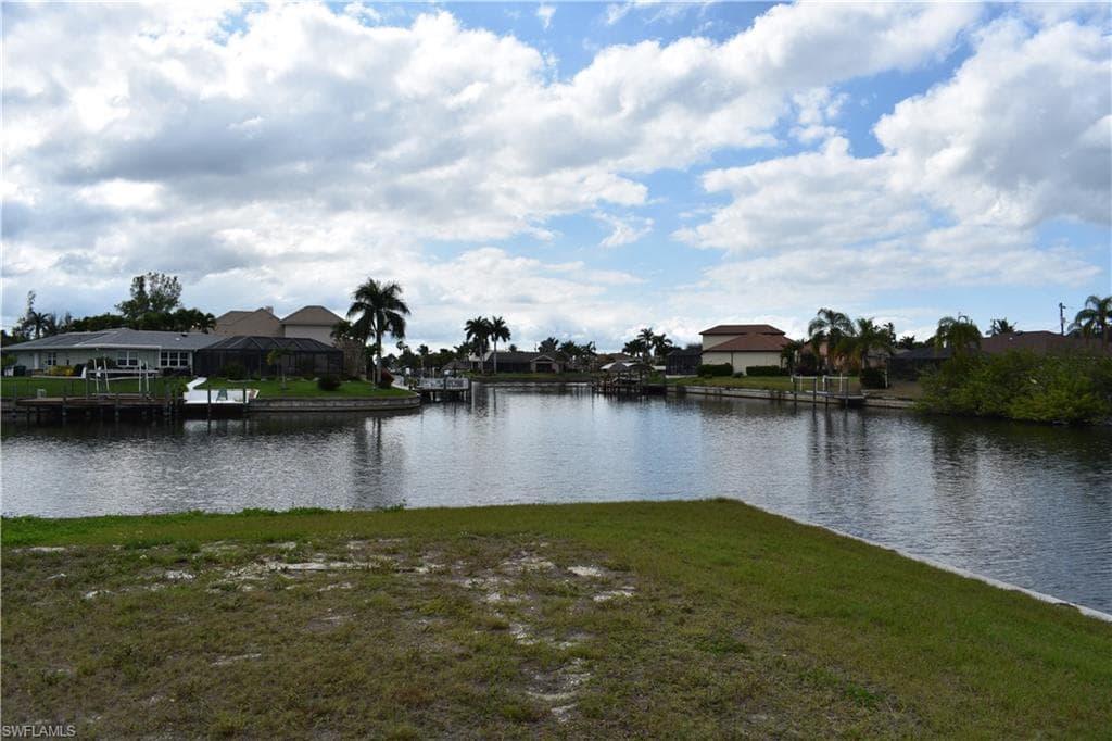 2637 SW 39th ST CAPE CORAL, FL 33914
