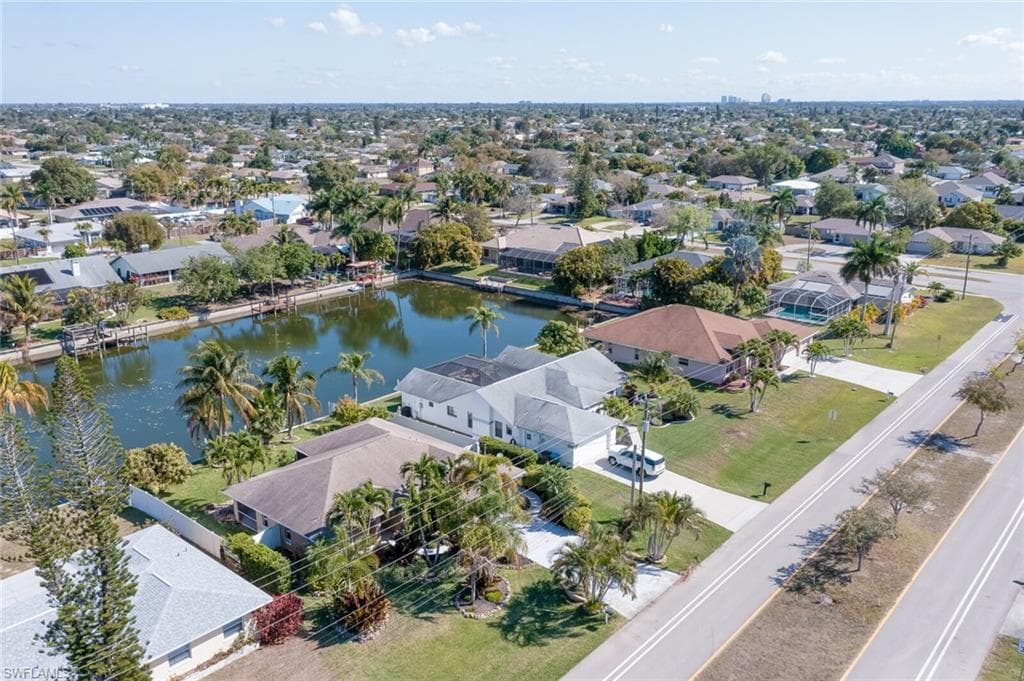 613 Retunda PKY W CAPE CORAL, FL 33904