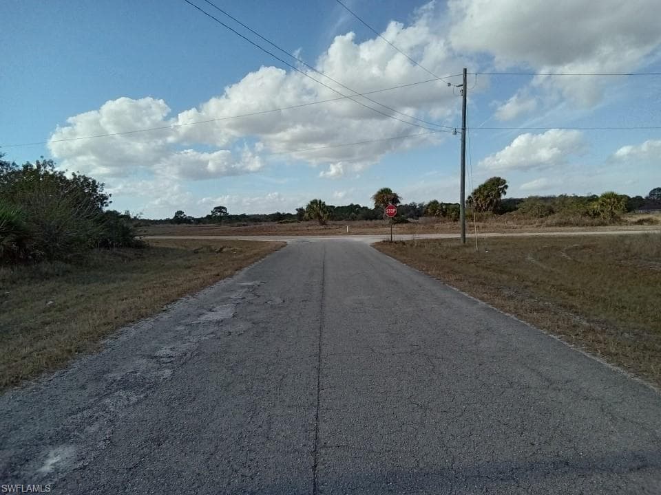 8051 Mangrove CIR LABELLE, FL 33935