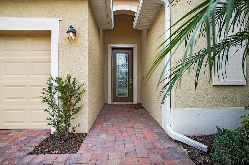2048 Hamlin ST NAPLES, FL 34120