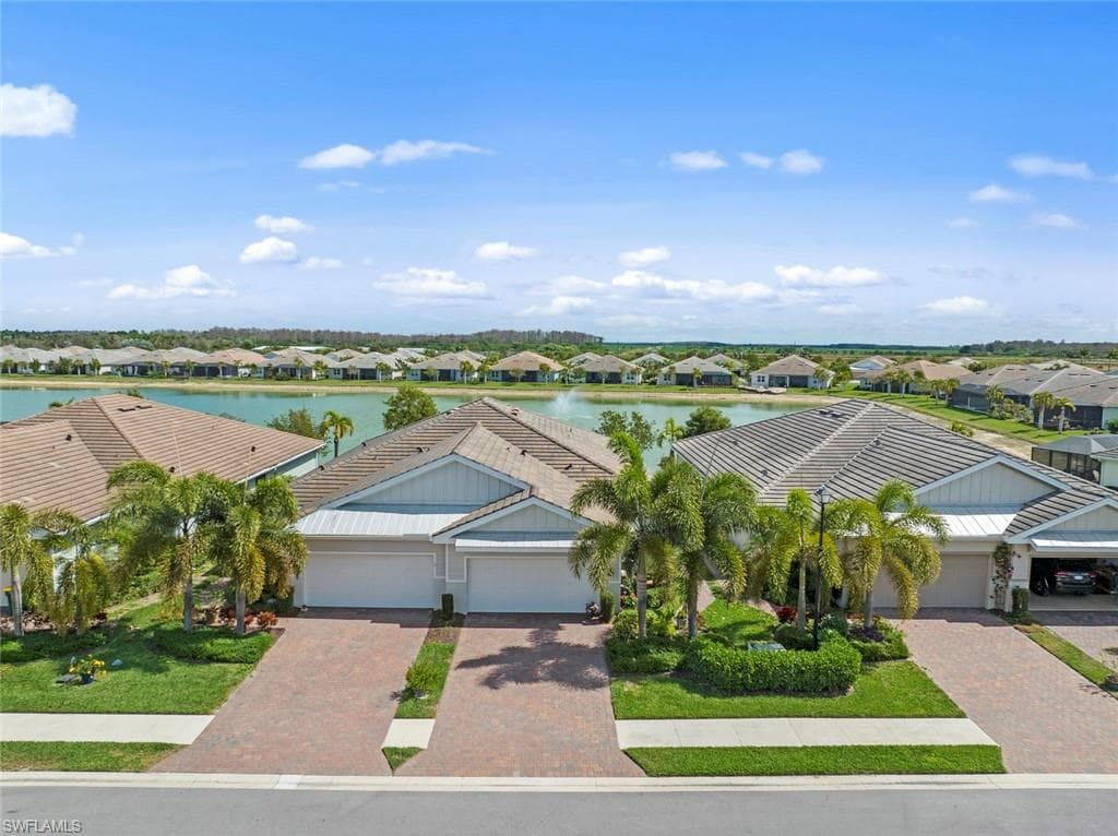 14880 Edgewater CIR NAPLES, FL 34114