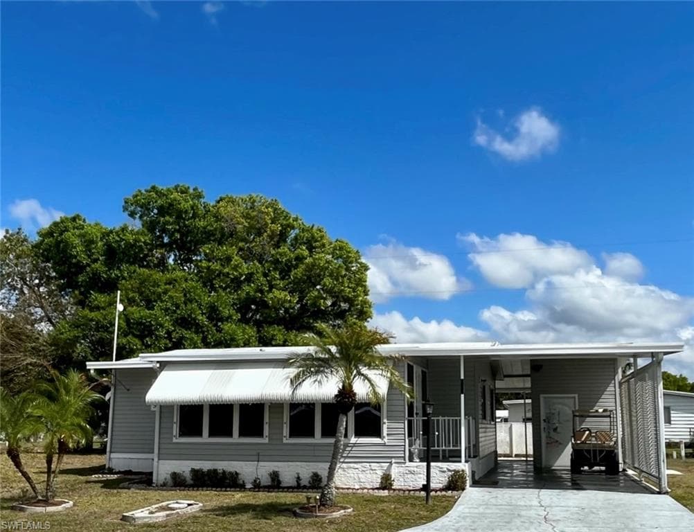 522 Pine Tree CT NORTH FORT MYERS, FL 33917