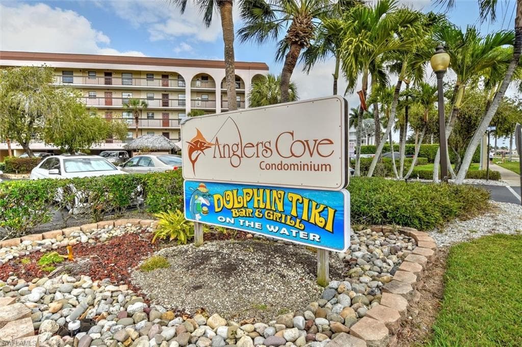 1012 Anglers CV D-210 MARCO ISLAND, FL 34145