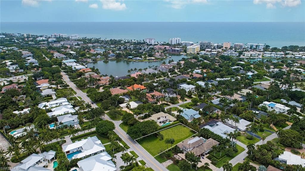 1985 Crayton RD NAPLES, FL 34102