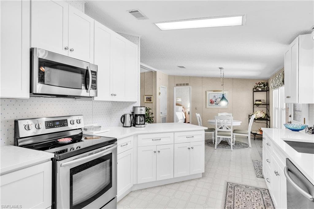 205 Belle Isle CT NAPLES, FL 34112