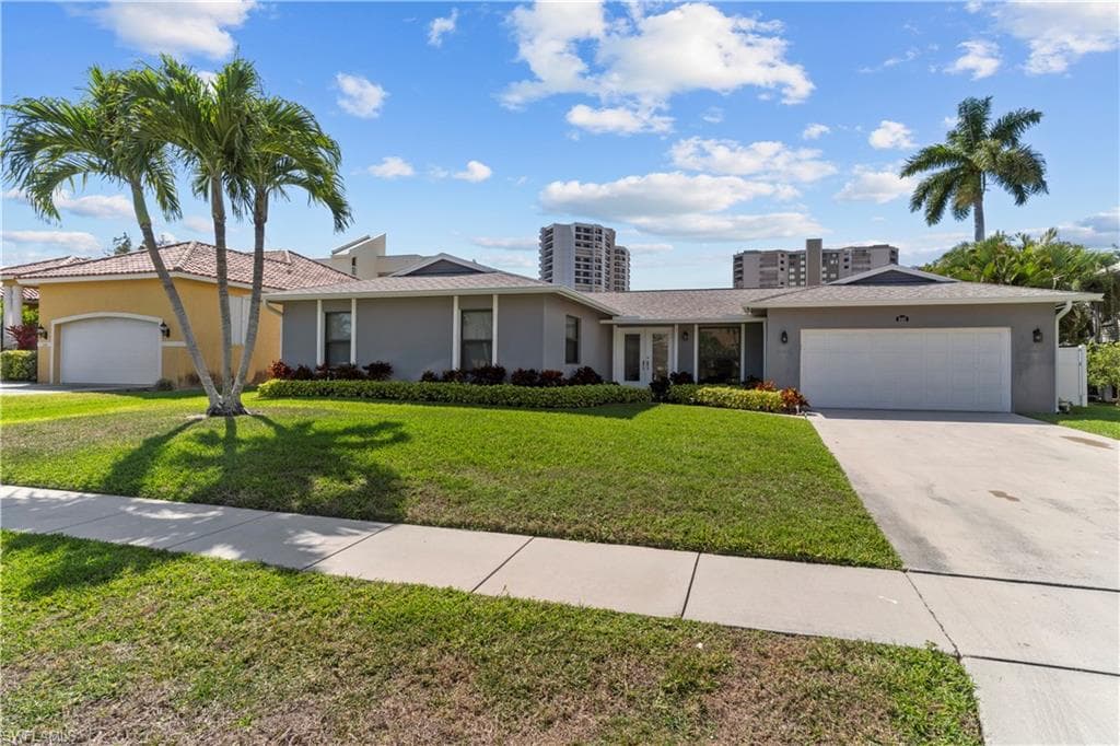 840 Seagrape DR MARCO ISLAND, FL 34145
