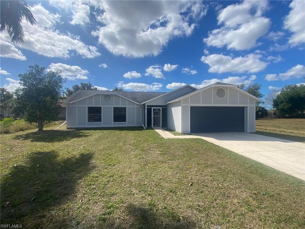 704 SW 3rd TER CAPE CORAL, FL 33991