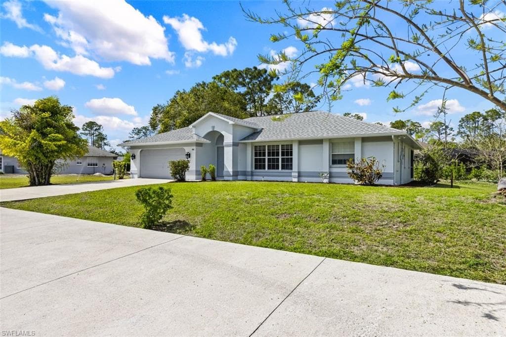 9641 Strike LN BONITA SPRINGS, FL 34135