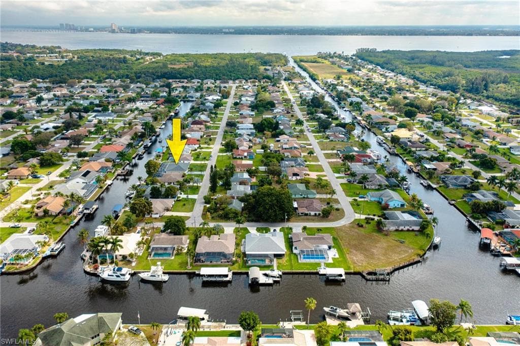 2115 SE 15th ST CAPE CORAL, FL 33990