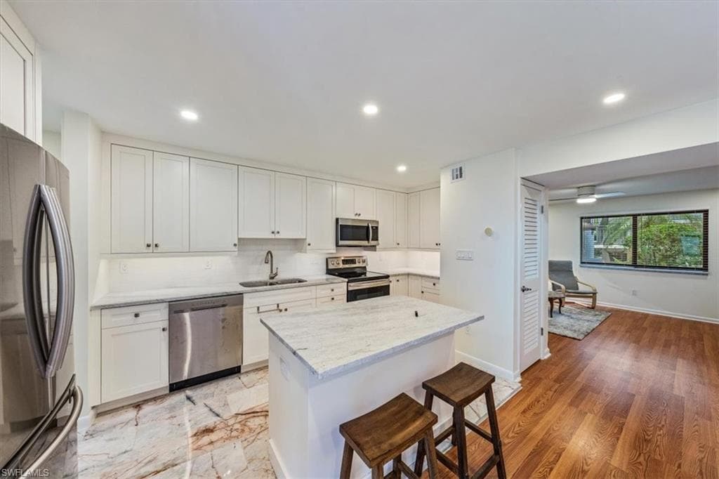 788 Park Shore DR C13 NAPLES, FL 34103