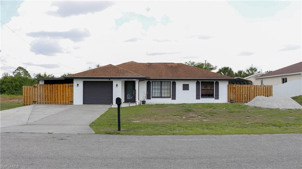 102 Ruby AVE N LEHIGH ACRES, FL 33971