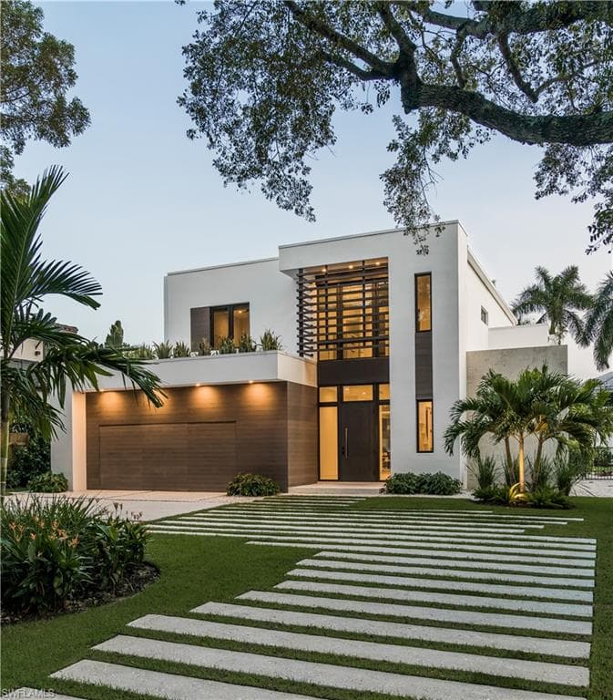 376 1st AVE N NAPLES, FL 34102