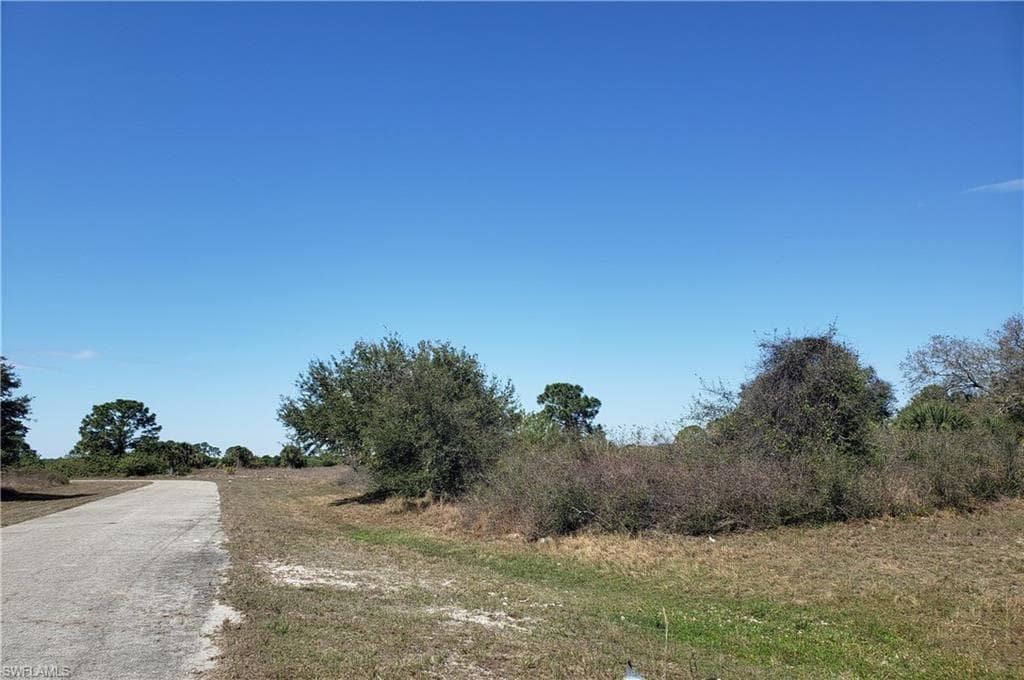 8021 Melody CIR LABELLE, FL 33935