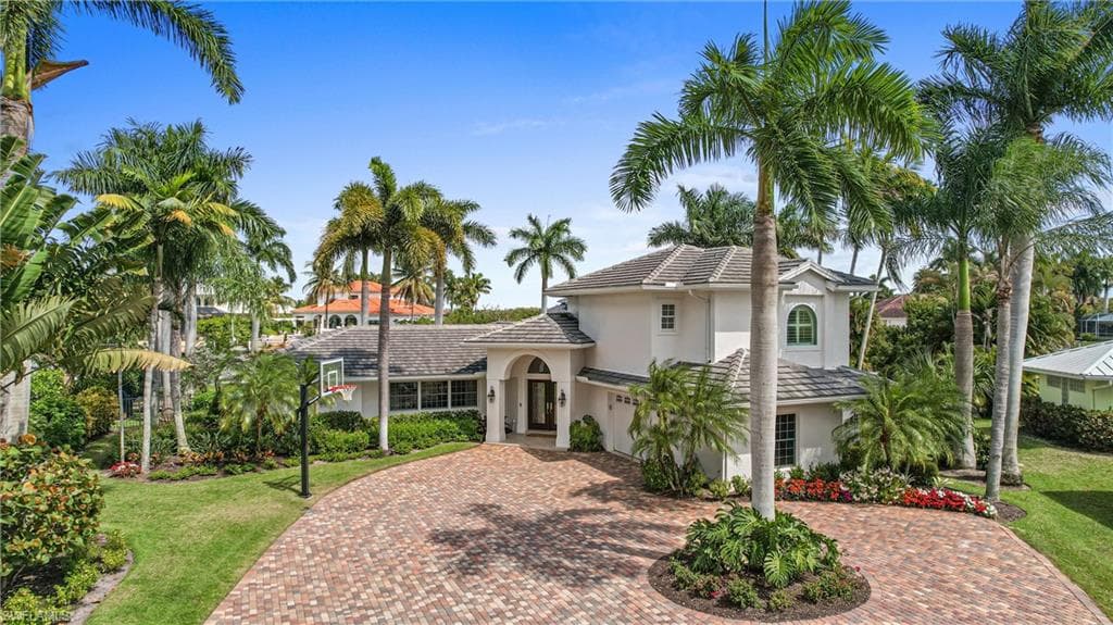 2640 Tarpon RD NAPLES, FL 34102