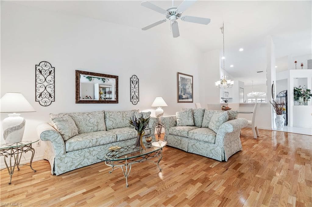 5469 Whitten DR 115 NAPLES, FL 34104