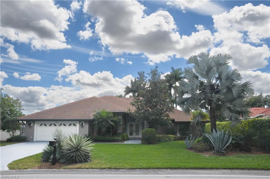 2084 Mission DR NAPLES, FL 34109