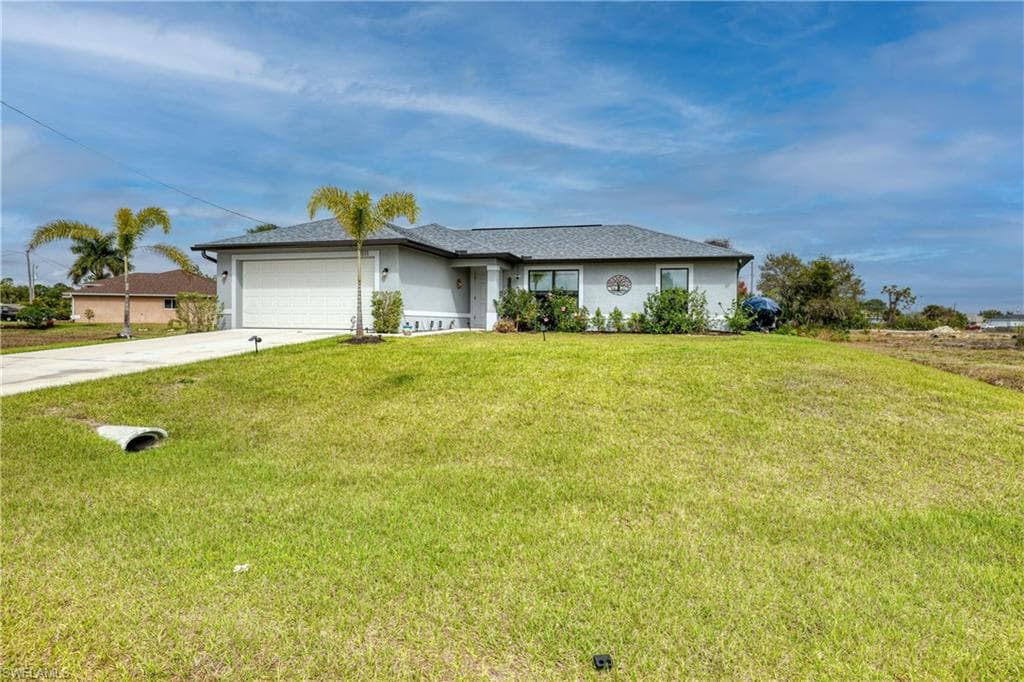 2111 NE 40th TER CAPE CORAL, FL 33909