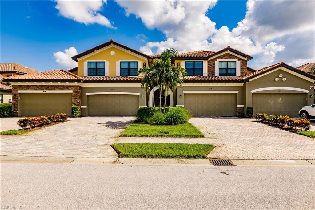 9499 Napoli LN 201 NAPLES, FL 34113