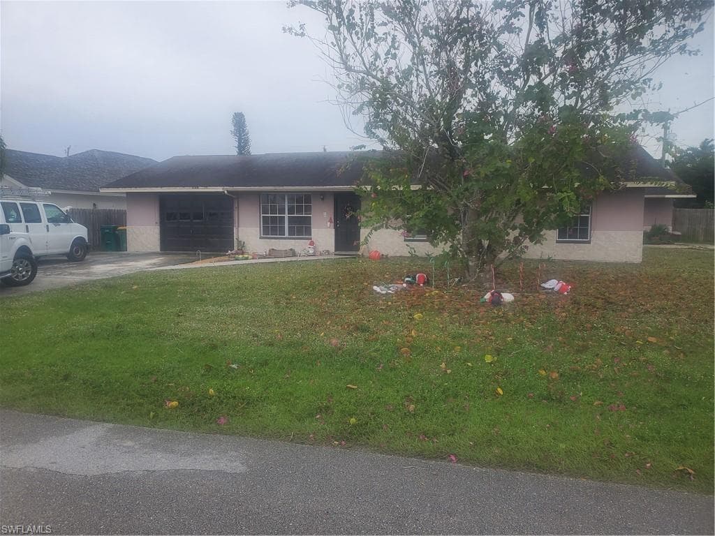 766 101st AVE N NAPLES, FL 34108