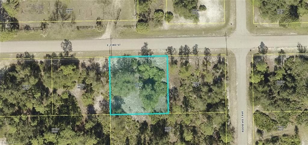 2604 E 23rd ST ALVA, FL 33920