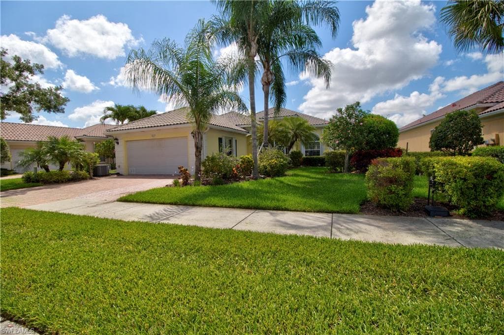 7714 Hernando CT NAPLES, FL 34114