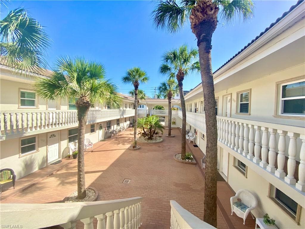 980 7th AVE S 209 NAPLES, FL 34102