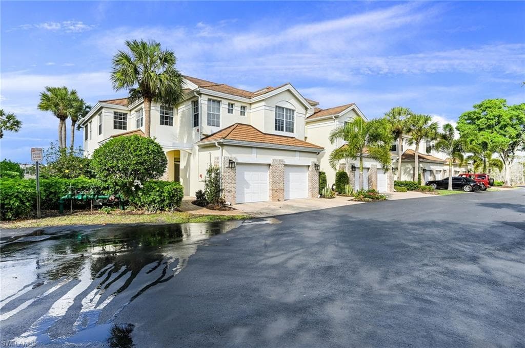 25000 Cypress Hollow CT 101 BONITA SPRINGS, FL 34134