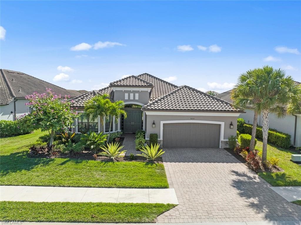 9235 Rialto LN