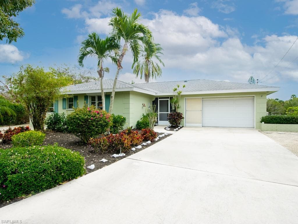 1072 Blue Heron DR SANIBEL, FL 33957