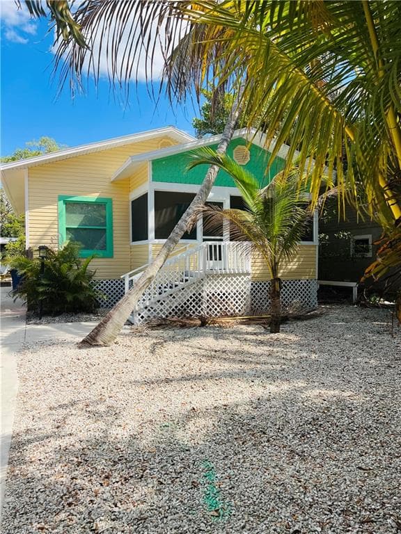 112 Lovers LN FORT MYERS BEACH, FL 33931