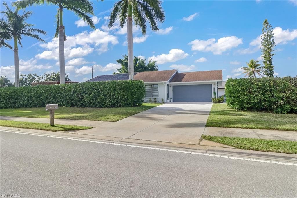 625 Southwest BLVD NAPLES, FL 34113